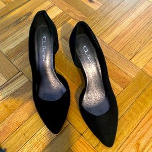 Suede Closed Toe pumps